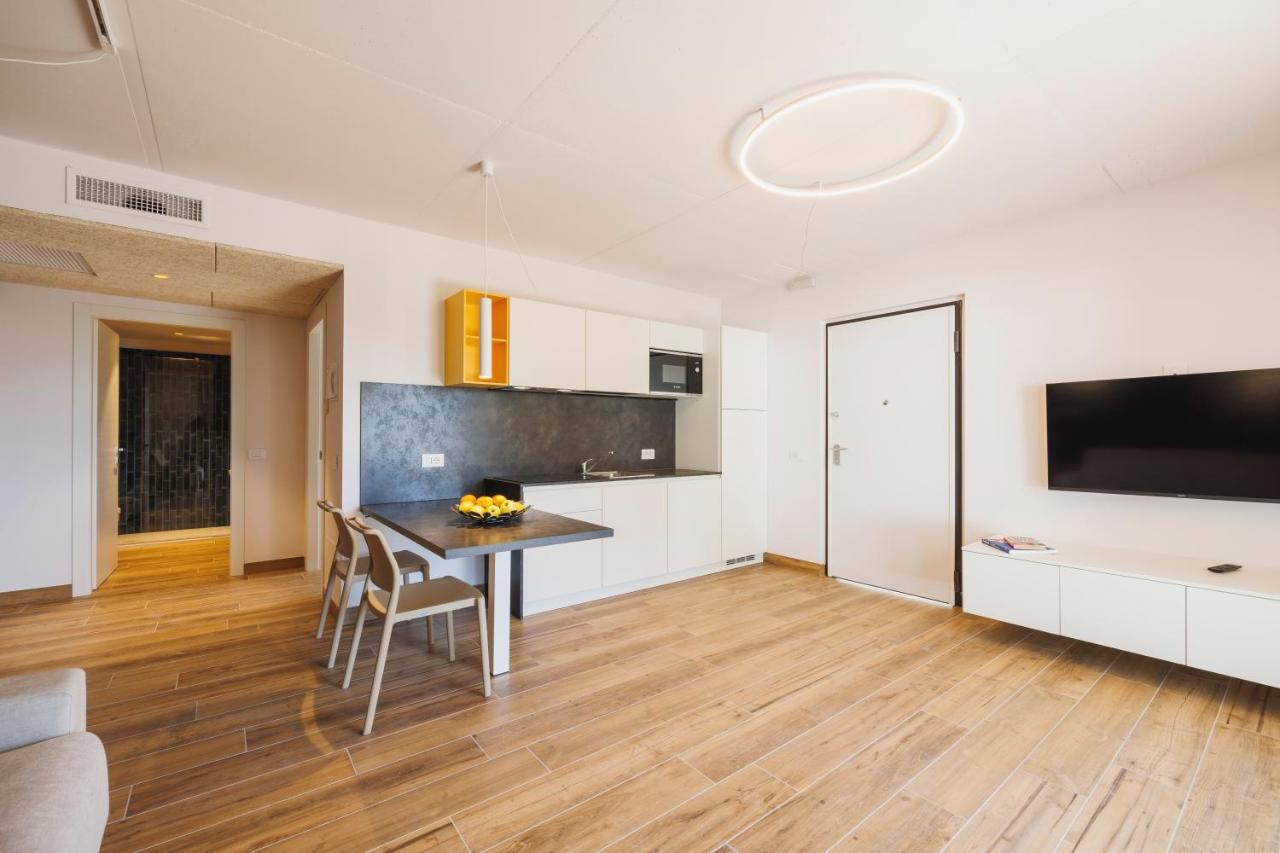Lake Side Suites Riva del Garda Exterior foto