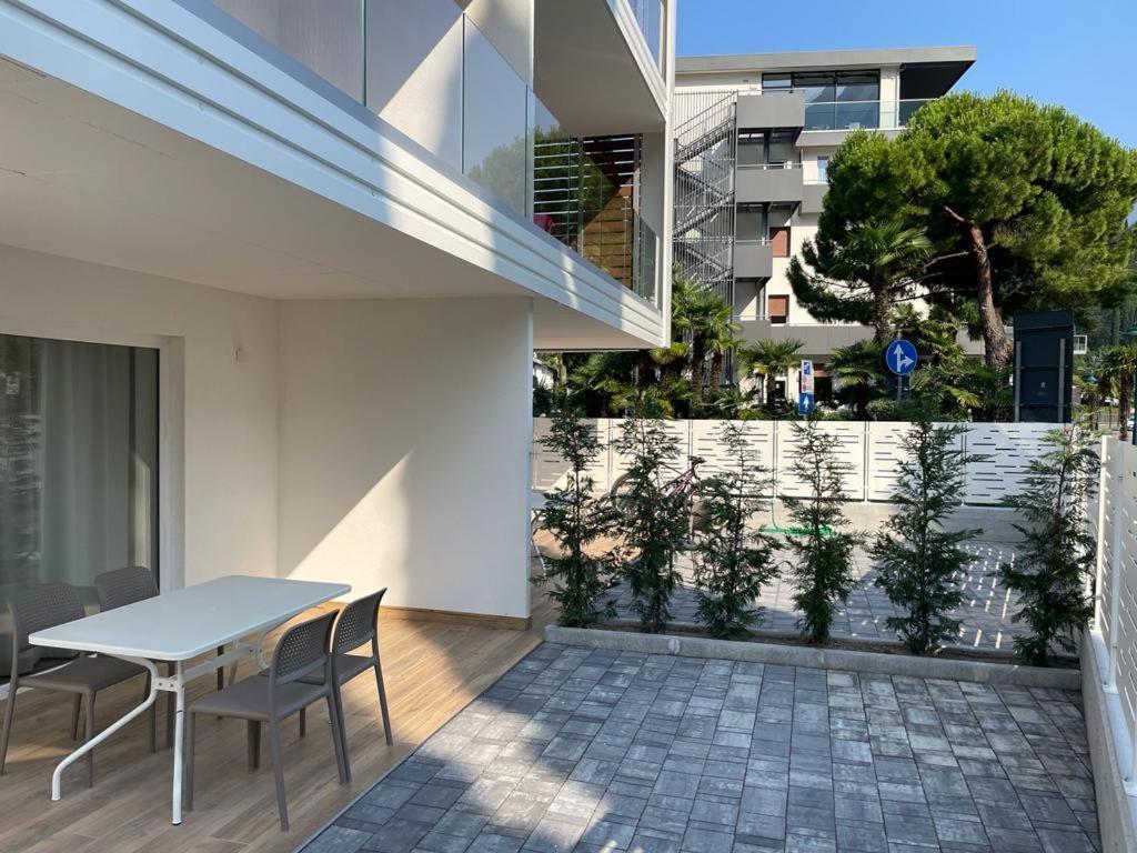 Lake Side Suites Riva del Garda Exterior foto